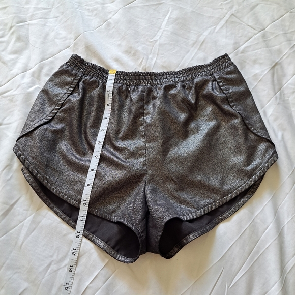 Twik | Silver grey women's short athletic shorts - Picture 8 of 8